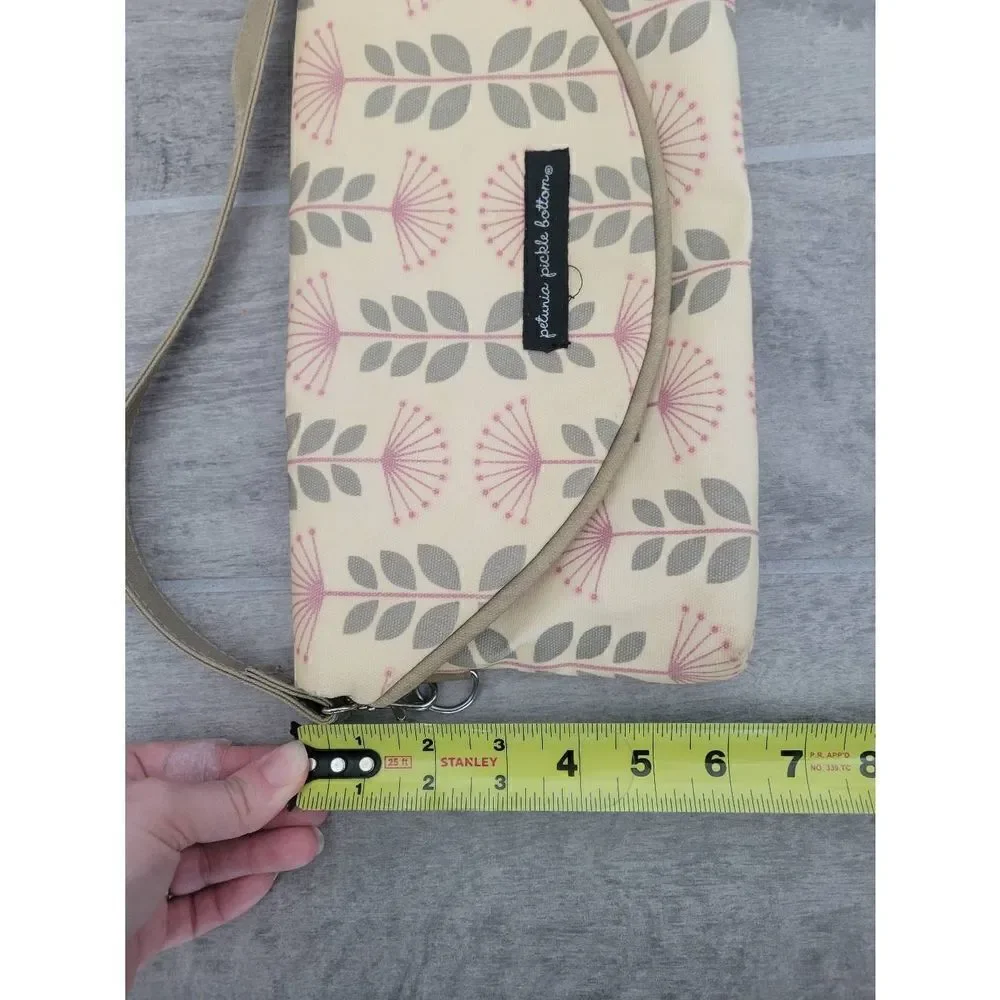 ‎Petunia Pickle Bottom Diaper Clutch